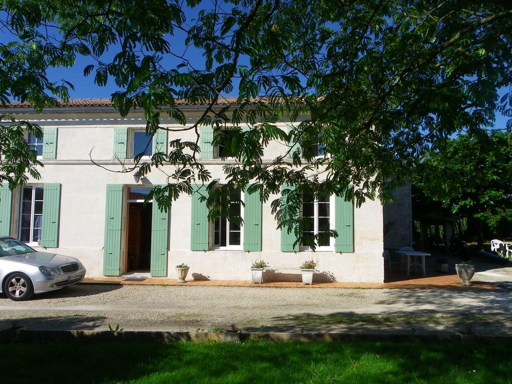Gite Cosy, Sur Jardin, Terrasse Privee, Parking Au Calme En Rdc Gemozac Екстер'єр фото