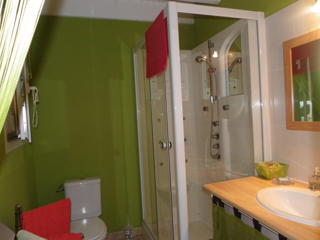 Gite Cosy, Sur Jardin, Terrasse Privee, Parking Au Calme En Rdc Gemozac Екстер'єр фото